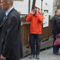 FOTOD: Üksik protesteerija tõi Eestis visiidil viibiva Ungari presidendi muidu mornile näole naeratuse