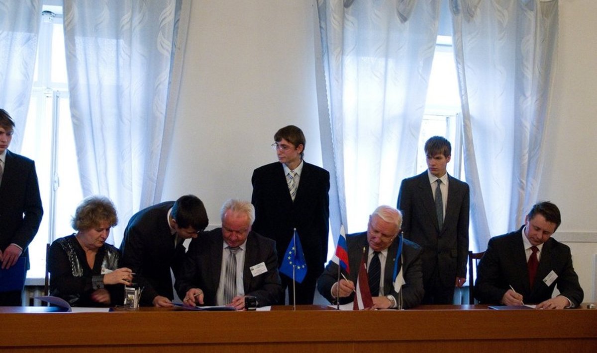 Räpina, Petseri ja Vilaka koostöölepingu allakirjastamine Petseris 21.11.2011