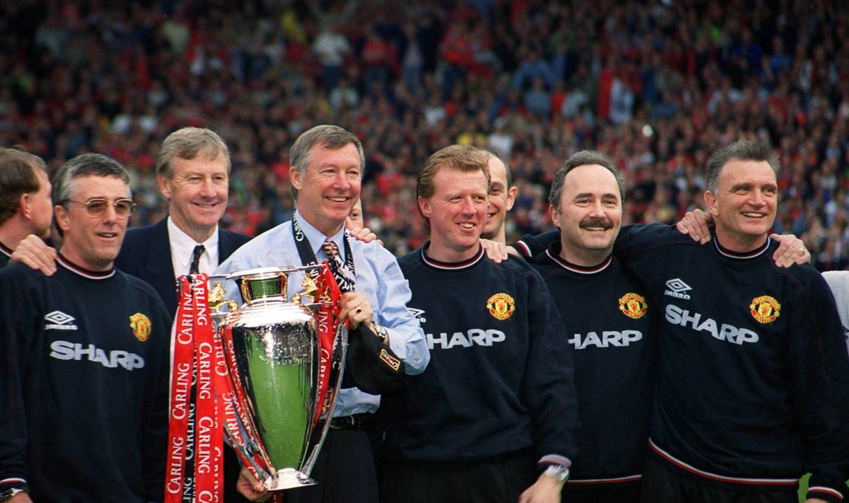 Sir Alex Ferguson (keskel) tüüris Manchester Unitedi mälestusväärse triumfini.