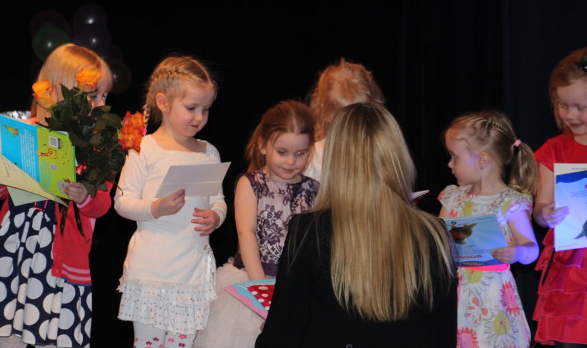 Eelmise aasta talendikonkursi noorimad esinejad. Foto: Otepää ANK
