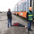ФОТО | Пассажиры с окровавленными лицами и утечка химикатов. Спасатели учатся справляться с кризисной ситуацией на железной дороге