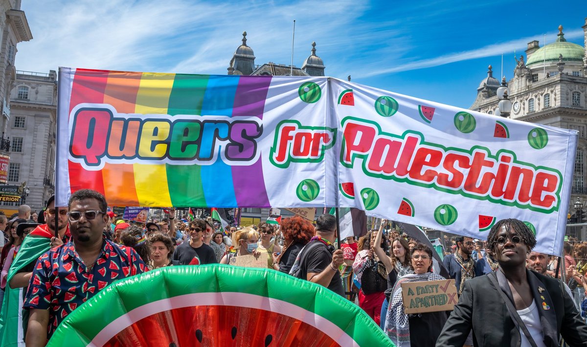 KVÄÄRID PALESTIINA EEST: Londonis juuni lõpus toimunud Pride rongkäigul avaldati toetust ka Palestiinale. Sama soovivad teha mõned Eesti kväärkogukonna liikmed laupäeval Tartus toimuval rongkäigul.