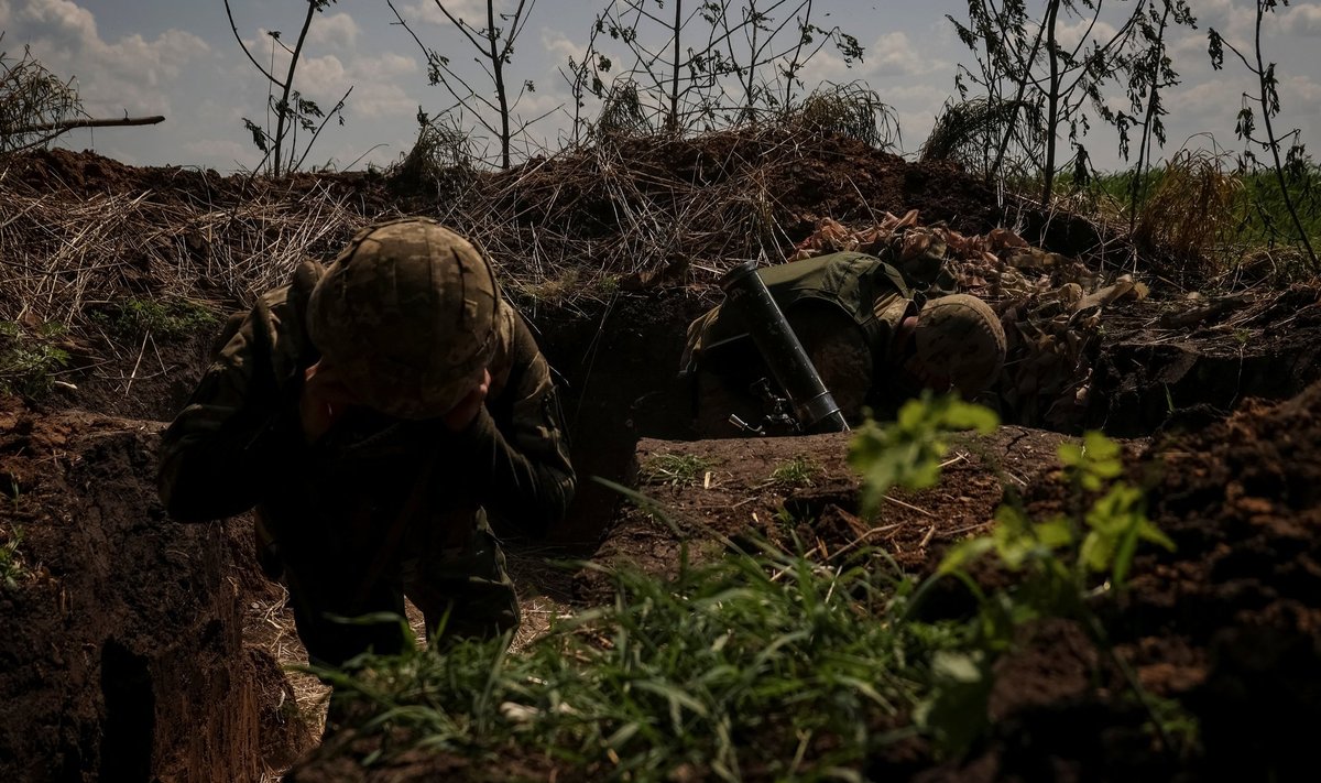 Ukraina kaitseministri asetäitja: Ukraina väed on Bahmuti osaliselt ümber  piiranud - Delfi