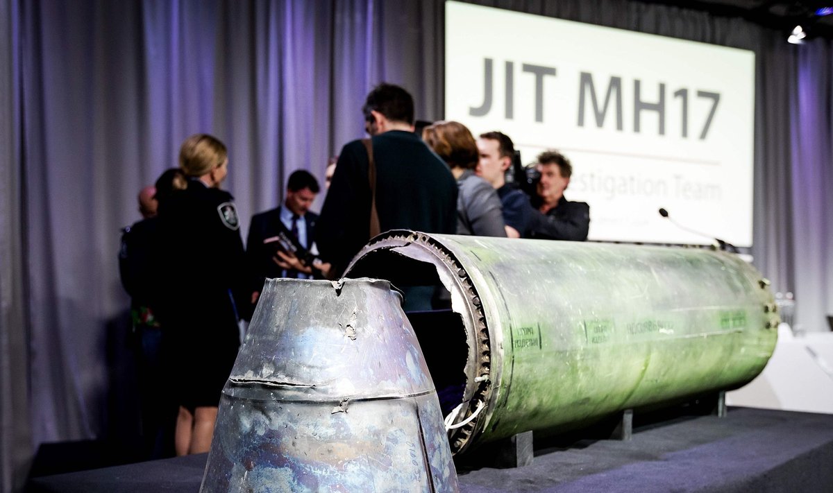 VENE SÕJAVÄE RAKETT: Jäänused BUK-TELAR raketist, millega lasti alla lend MH17.