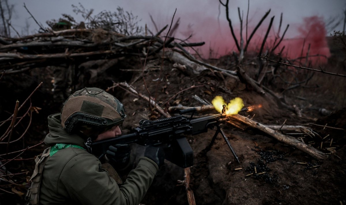 Украинский военный под Донецком