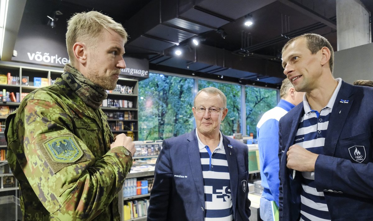 Otse armeeteenistusest saabunud Kaspar Taimsoo koos treener Mati Killingu ning kaassõudja Tõnu Endreksoniga.