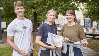 GALERII | „Vanaema, miks sa ei jookse?“ Tervis Pluss x Seiklushunt orienteerumispäevak Tartus tekitas hasarti. Vaata, kas leiad end fotodelt