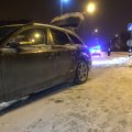 DELFI FOTOD: Tallinnas Männikul jäi jalakäija auto alla