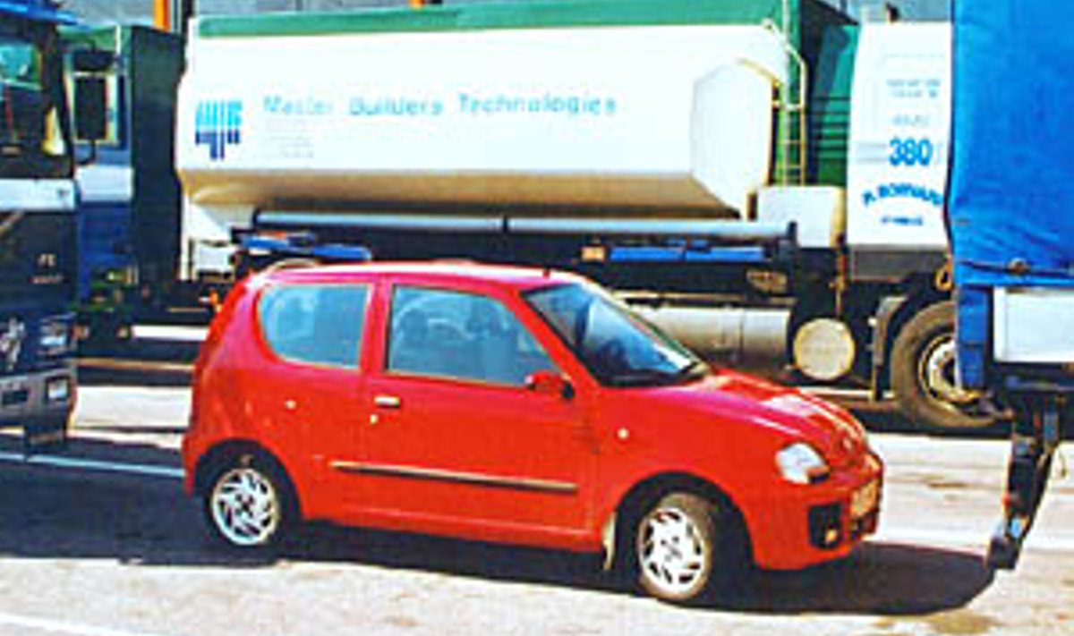IMEPISIKE: Fiat Seicento on väikseim Eestis müüdav sõiduauto. Vallo Kruuser