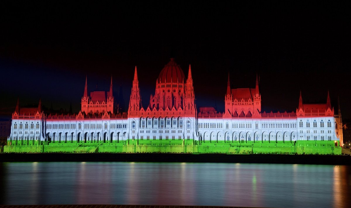 Ungaris parlamendi hoone 20. augustil, mil tähistati Ungari riigi asutaja Püha Istváni päeva.