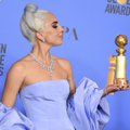 FOTOD | Tähtsast Kuldgloobusest ilma jäänud Lady Gaga saabus punasele vaibale pealaest jalatallani sinises