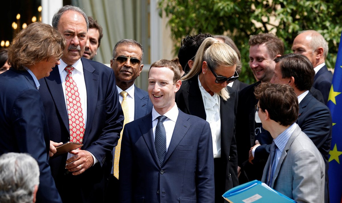 Facebooki juht Mark Zuckerberg säras eile Prantsusmaal presidendilossis teiste tehnoloogiahiidude tähelepanurõngas.