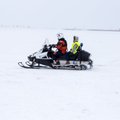 Спасатели предупреждают: будьте осторожны, выходя на лед — провалиться могут даже профи!