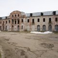 Narva-Jõesuu laguneva kuursaali omanik põhjendab investeeringute toppamist sõjahirmuga