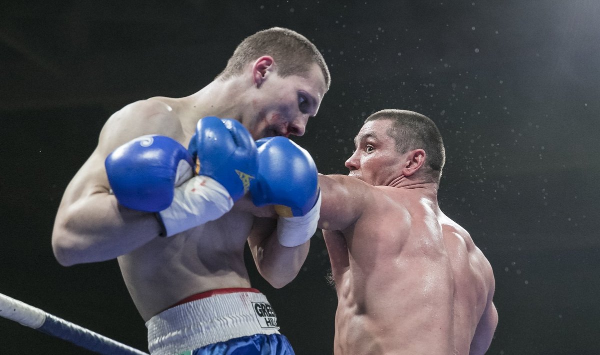 Warrior Fight Series Tondiraba jäähallis 2017. aasta märtsis. Pavel Semjonov paremal.
