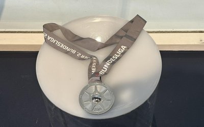 Медаль Кароля Метса за победу во второй Бундеслиги