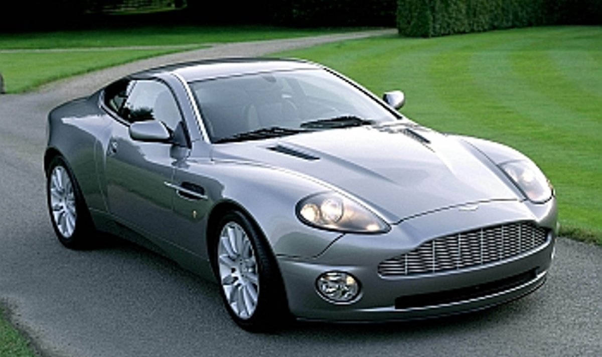 KOLME KOMA SEITSME MILJONI AUTO: Aston Martin Vanquish S oli mullu liiklusregistrisse kantud sõiduautodest kalleim ja üks kiirematest (üle 320 km/h). Ford