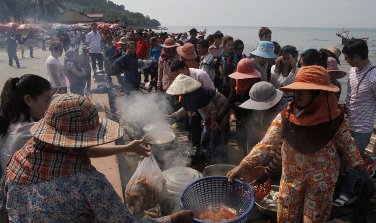 Turistid armastavad külastada Kambodža Kebi provintsis asuvat  kalaturgu