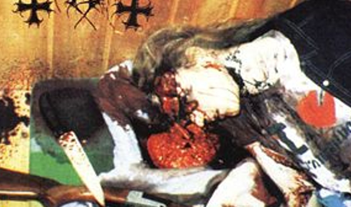 Norra black metal’i ansambli Mayhem albumi „Dawn of the Black Hearts” kaanepilt kujutab bändi solisti Per Yngve Ohlini pärast enesetappu.
