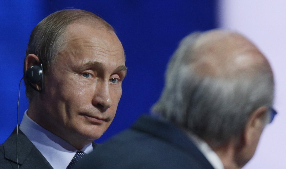 Vladimir Putin ja Sepp Blatter 2018. aasta MM-valikgruppide loosimisel.