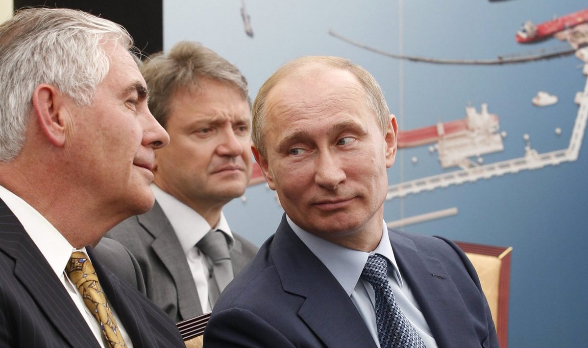 Rex Tillerson (vasakul) ja Vladimir Putin (paremal)