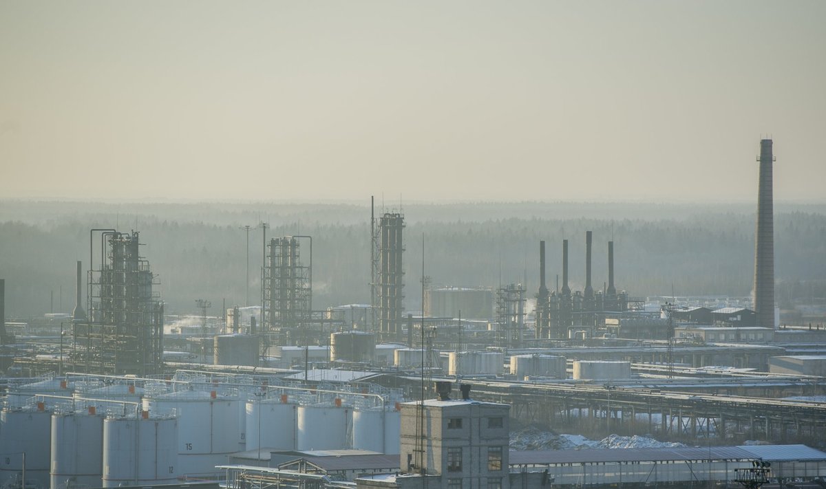 Kohtla-Järvel asuv Viru Keemia Grupi õlitööstus on löönud käe rafineerimistehase rajamiseks koos Eesti Energia ja Kiviõli Keemiatööstusega.