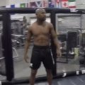 VIDEO | Mayweather astus MMA-ringi, McGregor asus kohe ülbitsema