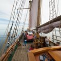 Ajalooline purjelaev Kajsamoor lahkus kurvalt udupasuna saatel Eestist ja võttis kursi Inglismaale