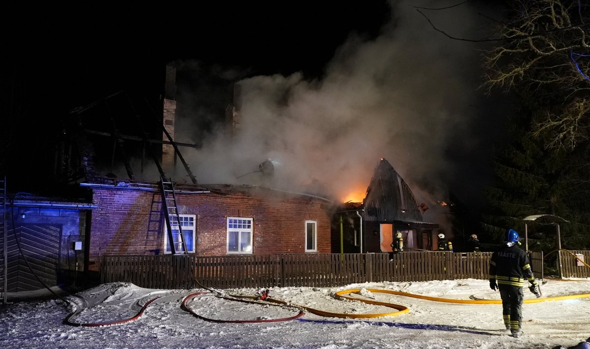 Tulekahju Viljandimaal Peetrimõisas