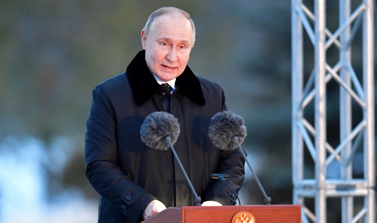 Venemaa president Vladimir Putin peab kõne Teises maailmasõjas hukkunud tsiviilisikute mälestussamba avamise tseremoonial Leningradi oblastis.