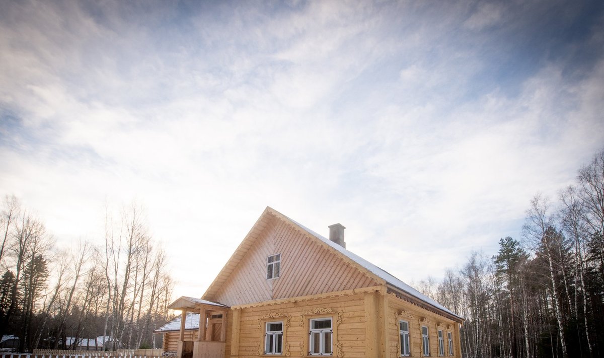 Eesti vabaõhumuuseum avab peipsivene vanausuliste talu mai lõpus. Hoone on väljast juba valmis, kuid sisetööd kestavad.
