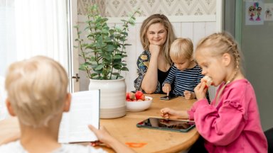 „Meie täiskasvanutel ei ole piisavalt digi­pädevust, et lapsi õpetada. Ekraanide keelamine ei vii kuhugi, tarkus tuleb koos tarbides“