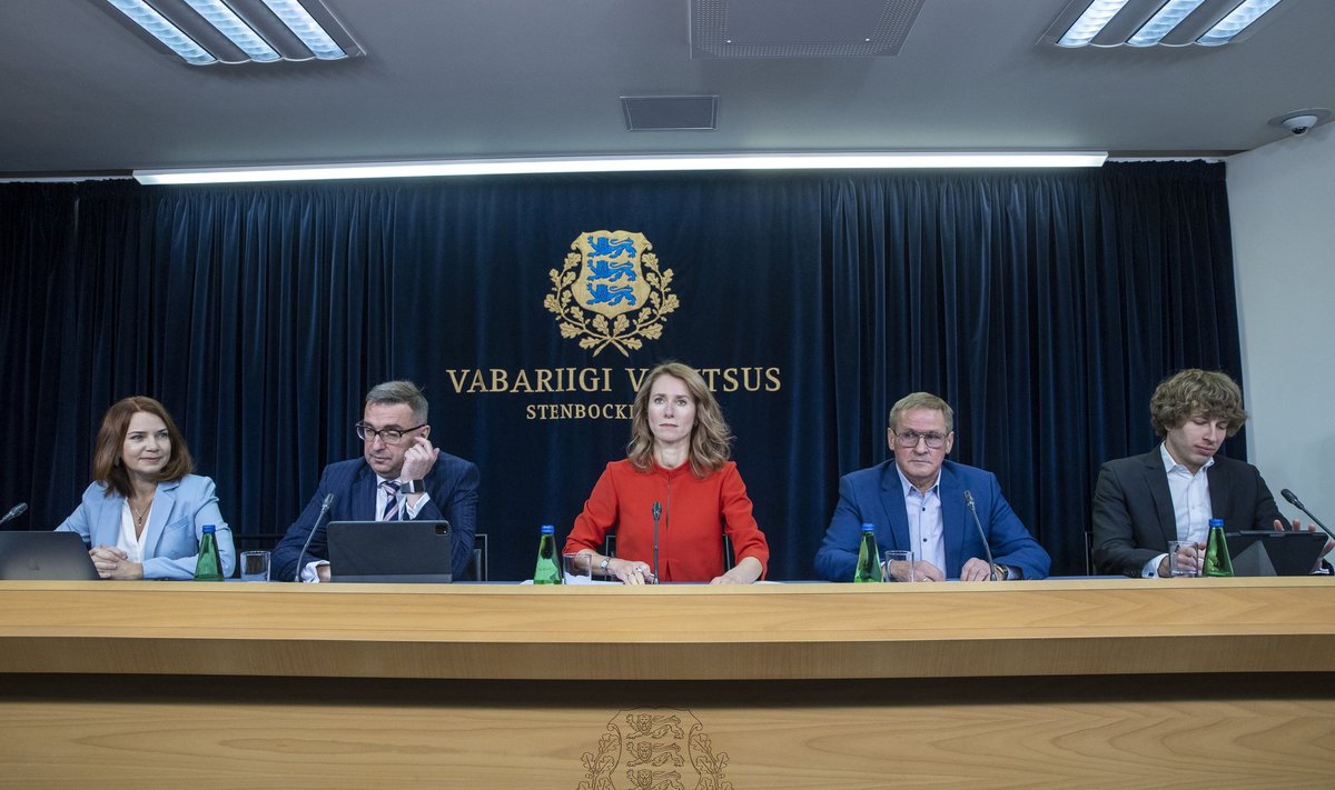 Valitsuse pressikonverents Stenbocki majas, Kaja Kallas, Keit Pentus-Rosimannus, Andres Sutt, Jaak Aab. Tanel Kiik
