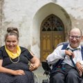 „Pärast 13 aastat passivset ratastoolis istumist on võimalik inimese lihaseid tööle panna.“ Ratastoolidesse aheldatud abielupaar sai tänu lugejate abile järelravile