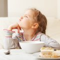 Toitumisterapeut teeb selgeks: väga olulised põhjused, miks ei tohiks last kunagi sööma sundida