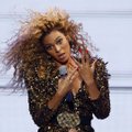KLÕPS | Beyonce avalikustas oma seni nägemata pruutkleidi, millega 10. aastapäeva tähistas