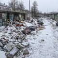 ФОТО и ВИДЕО: В Пыхья-Таллинне гаражные боксы утопают в куче мусора