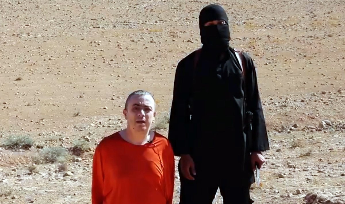 Kaader videost, milles Islamiriigi võitleja tõenäoliselt tapab Alan Henningi