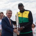 Usain Bolt esitles Pariisi olümpiamängude tõrvikut. Spordifännid: see on nagu e-sigaret või tolmuimeja