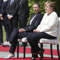 Kolm värisemishoogu läbi elanud Merkel kuulas täna hümne juba istudes