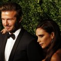 FOTOD | Lahutuse kuulujutud ei vasta tõele? Victoria Beckham toetas moeüritusel Davidit