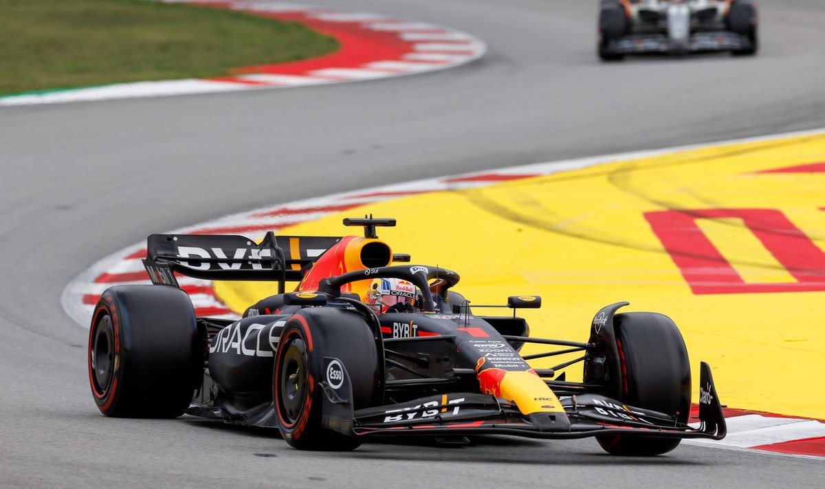 Max Verstappen võitis Barcelona GP kvalifikatsiooni mäekõrguse ülekaaluga.