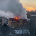 ФОТО и ВИДЕО | В Кристийне открытым пламенем горел двухэтажный жилой дом, один человек скончался в больнице