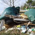 ФОТО: Зеленая зона у Певческого поля завалена мусором