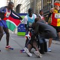 FOTOD: Mo Farah kukkus New Yorgi poolmaratoni finišis kokku