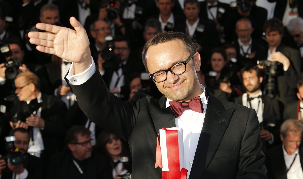 Director Andrey Zvyagintsev, Best screenplay award winner for his film "Leviathan", poses during a photocall at the closing ceremony of the 67th Cannes Film Festival in Cannes