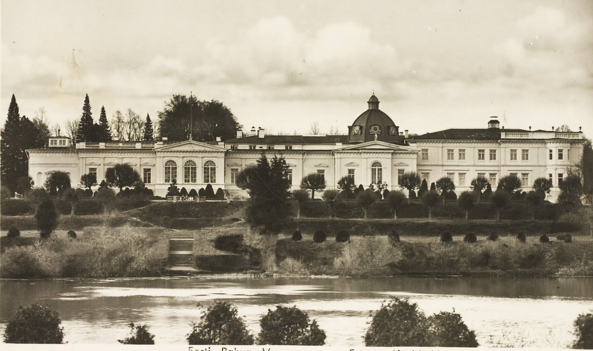 Raadi mõisa peahoone. Sinna koliti 1921.–1922. aastal.