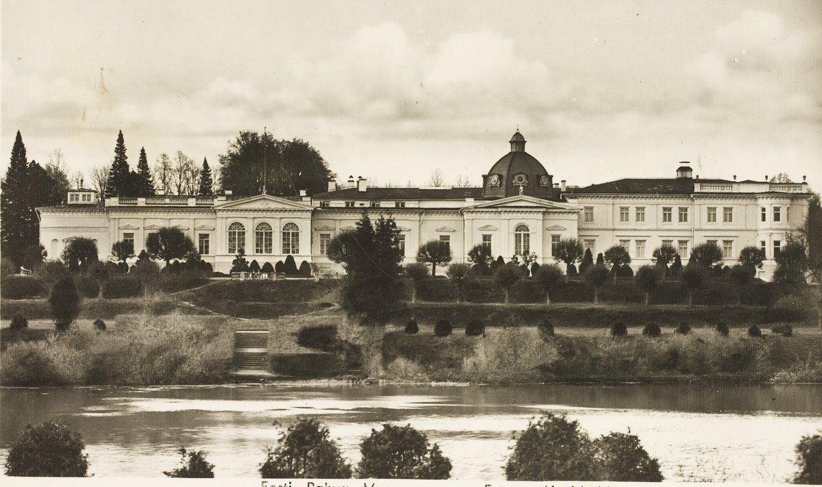 Raadi mõisa peahoone. Sinna koliti 1921.–1922. aastal. 