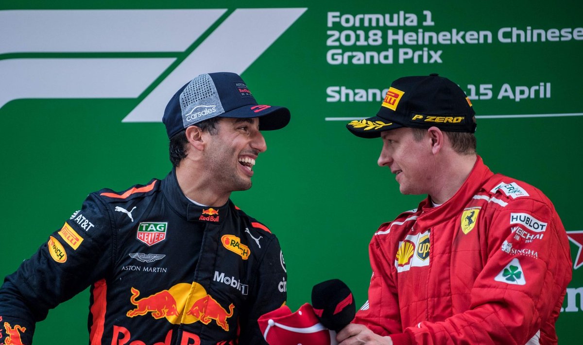 Daniel Ricciardo ja Kimi Räikkönen Hiina GP poodiumil