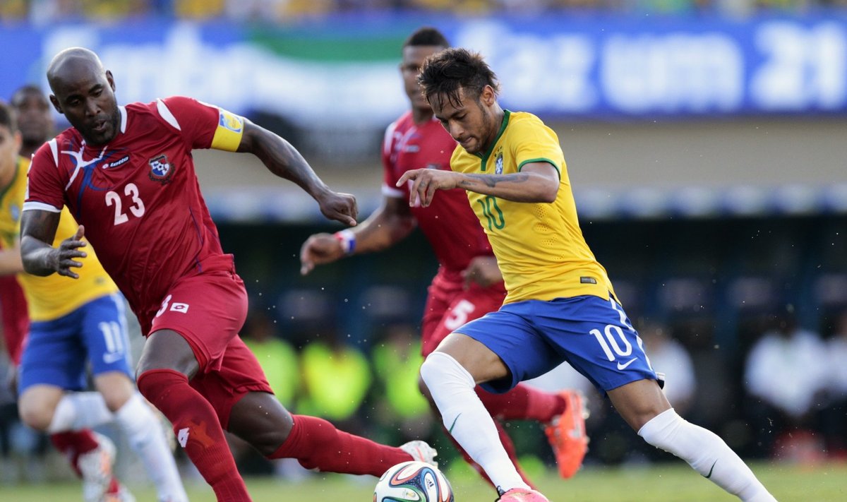 Neymar Panama kaitsjatele peavalu tegemas